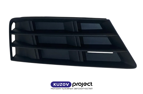 Решетка в бампер правая Audi A4 2015-2020 (Тайвань)